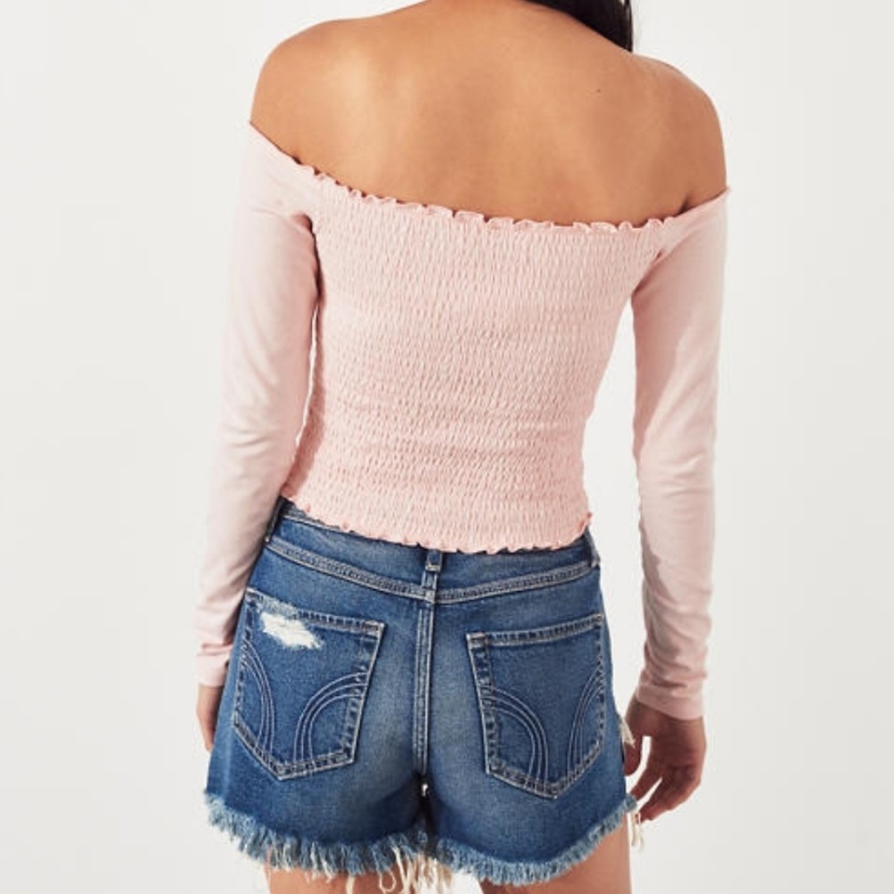 🍒NWT🍒 HOLLISTER OFF SHOULDER CROP TOP - Picture 2 of 4
